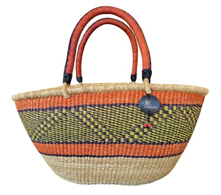 The Bolga Oval Shopper Basket has a double handle which makes it open and accessible. Great family basket for markets or beach/swimming.