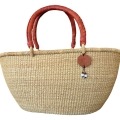The Bolga Oval Shopper Basket has a double handle which makes it open and accessible. Great family basket for markets or beach/swimming.