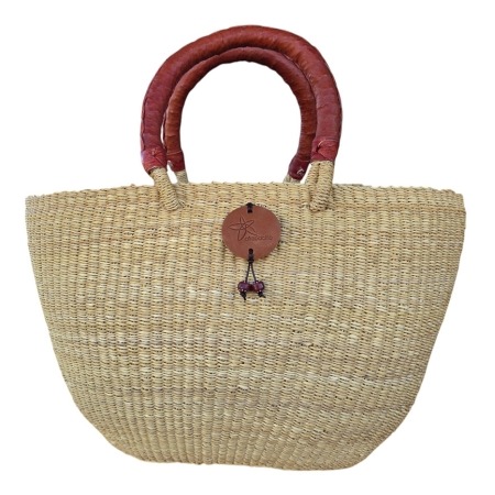 The Bolga Classic Oval Shopper Basket has a double handle which makes it open and accessible. Great family basket for markets or beach/swimming.